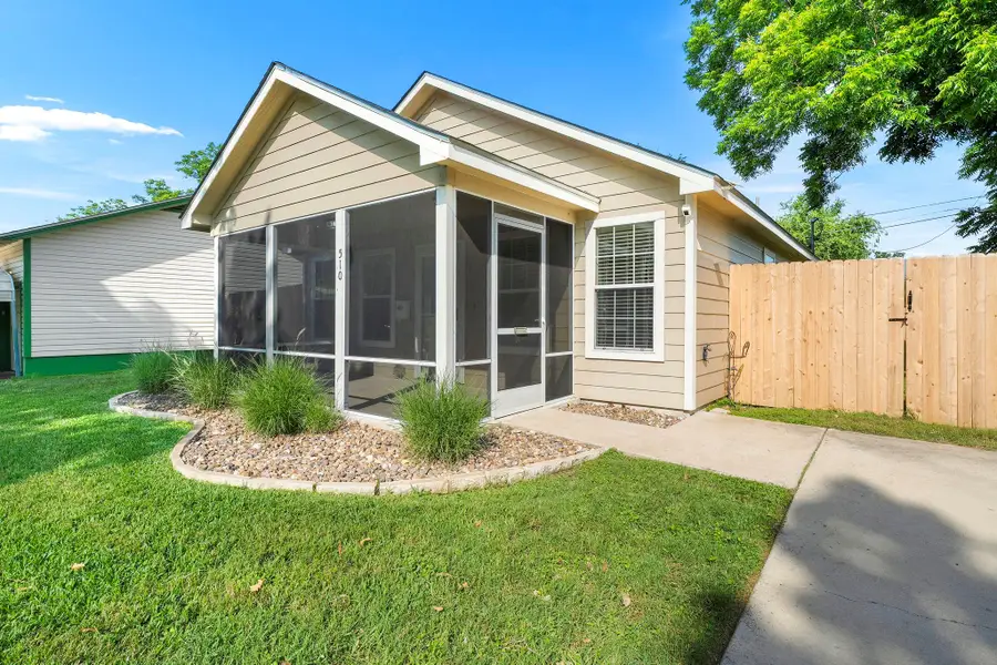 510 Neil St, Belton, TX 76513 - #2