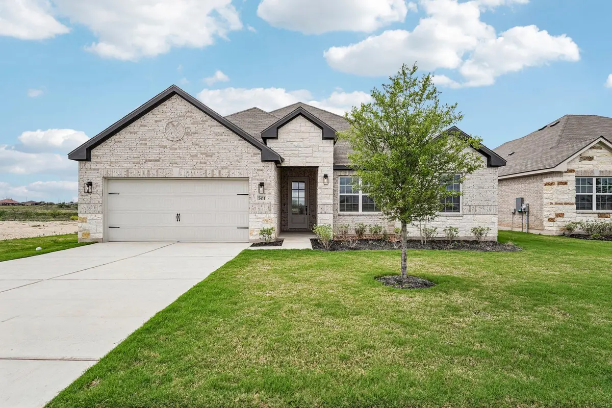 501 W Luna Blue Ln, Jarrell, TX 76537 - #1