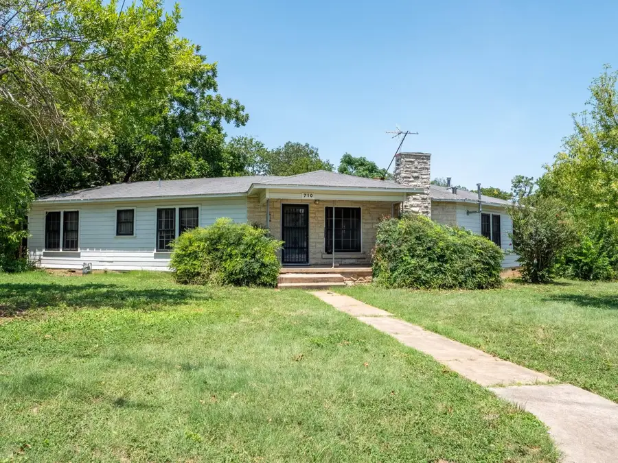 710 E Austin Ave, Round Rock, TX 78664 - #2