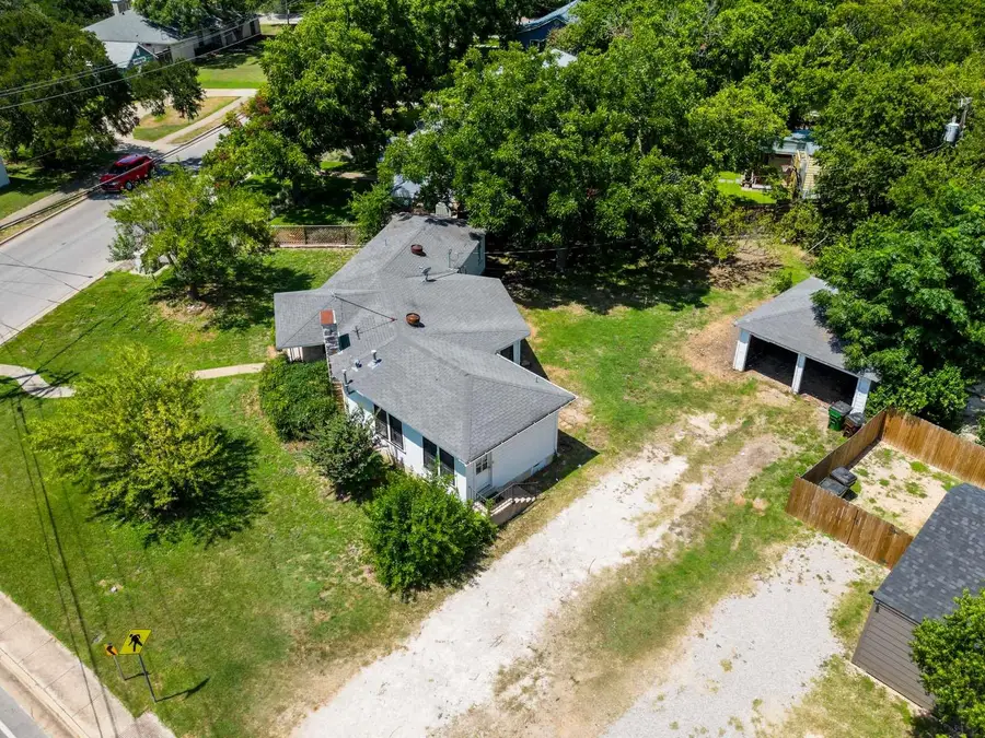 710 E Austin Ave, Round Rock, TX 78664 - #3