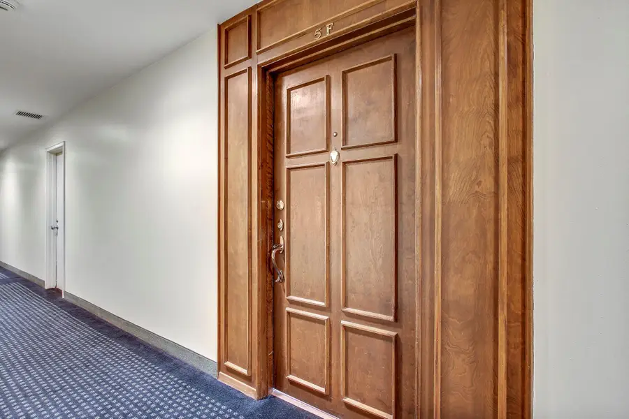 1801 Lavaca St #5F, Austin, TX 78701 - Image #3