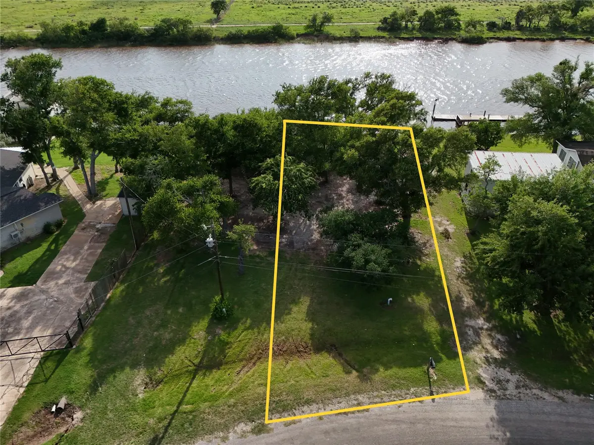 1828 Creekside Dr, Sargent, TX 77414 - #1