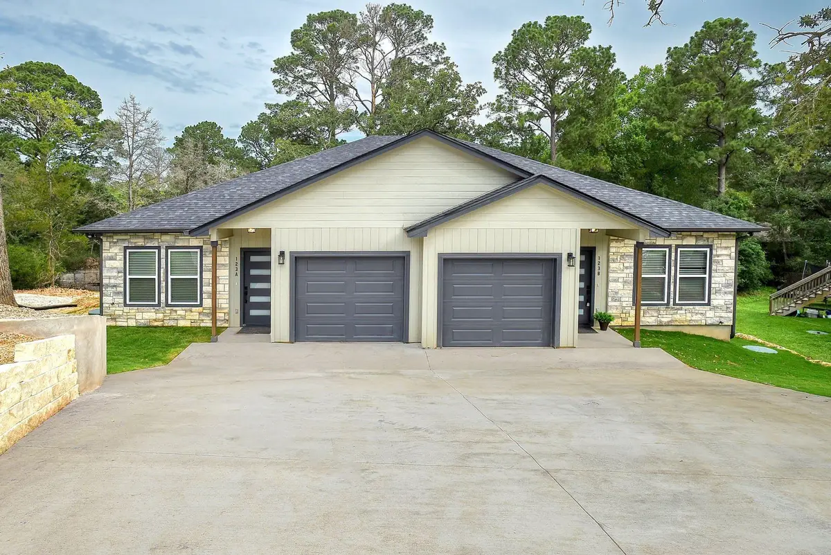 123 S Kanaio Dr, Bastrop, TX 78602 - #1