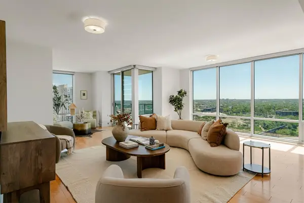 300 Bowie St #2902, Austin, TX 78703