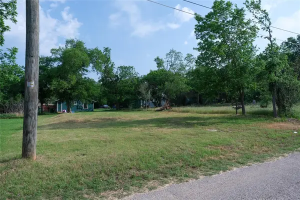 602 Alley A St, Elgin, TX 78621