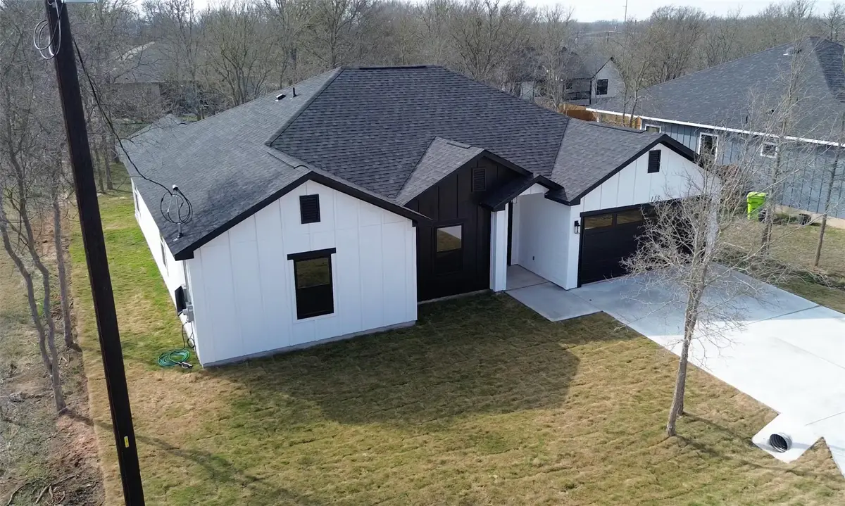 113 E Keomuku Ln, Bastrop, TX 78602 - Image #1