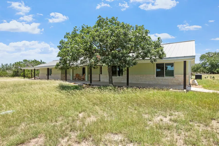 110 Live Oak Ln, Kerrville, TX 78028 - Image #2