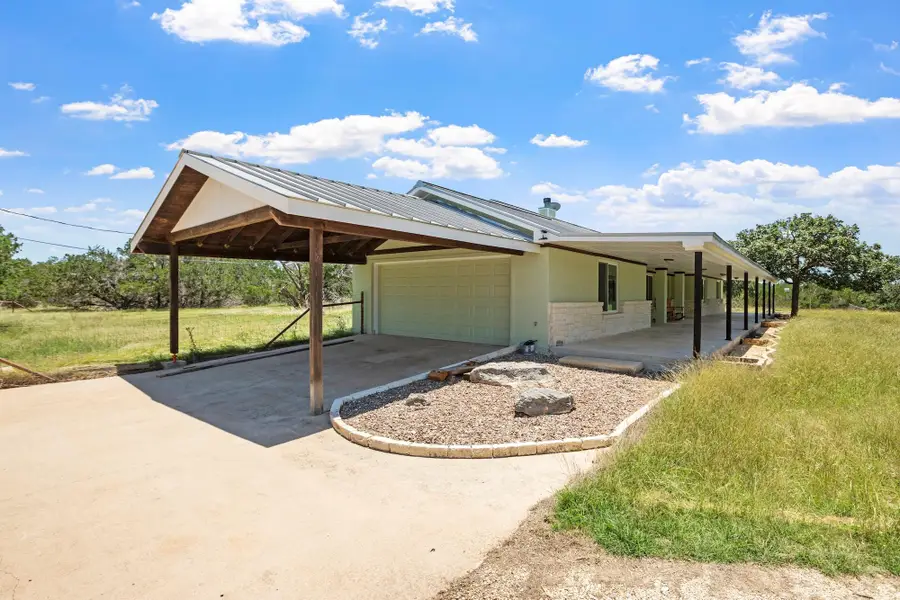 110 Live Oak Ln, Kerrville, TX 78028 - Image #3