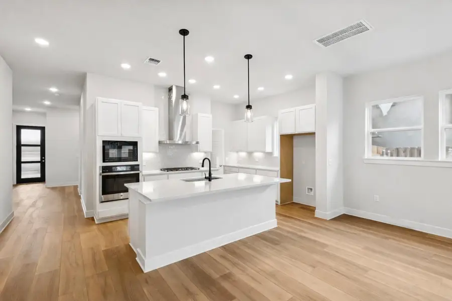 1420 South Brook Dr, Leander, TX 78641 - Image #2