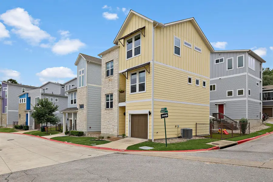 1913 Teagle Dr, Austin, TX 78741 - #2