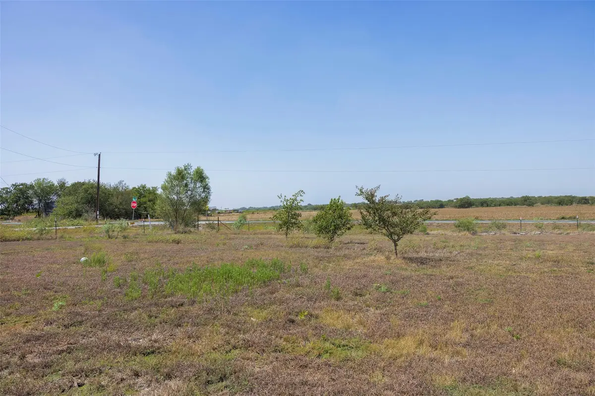 105 Cr 423, Taylor, TX 76574 - #1