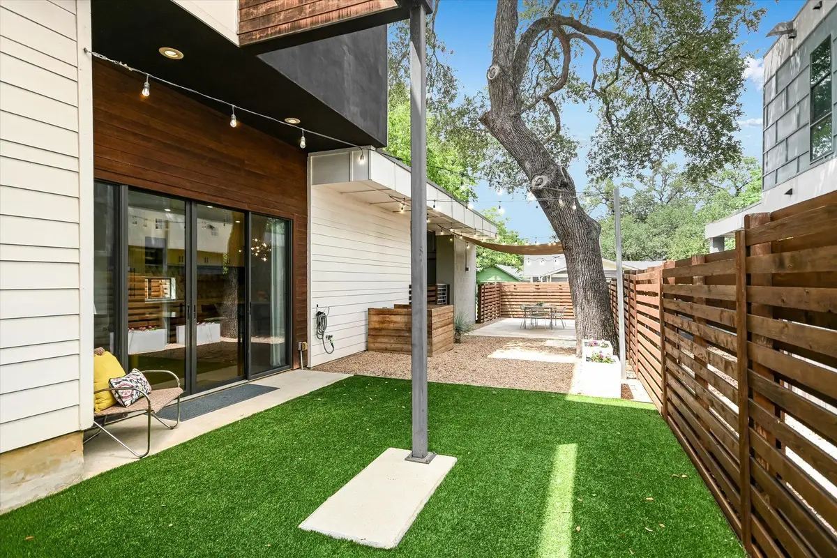 902 W Live Oak St, Austin, TX 78704 - Image #1