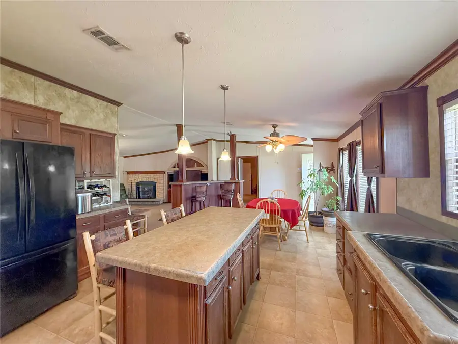 845 Caldwell St, Lexington, TX 78947 - Image #3