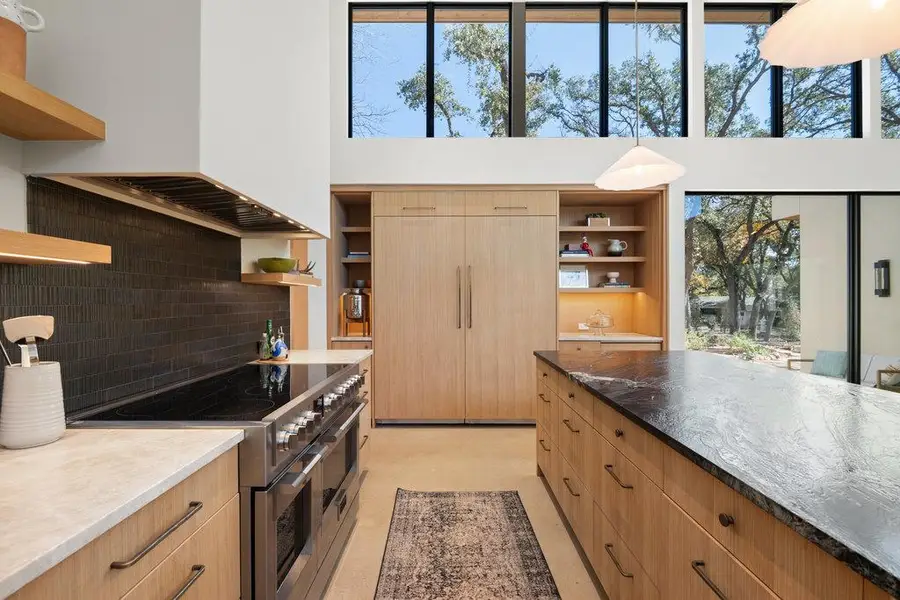 4 Westgate Cir, Austin, TX 78746 - Image #2