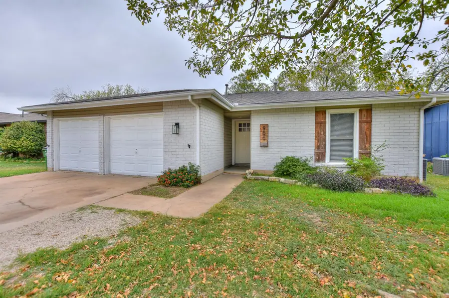 900 Cactus Dr, Round Rock, TX 78681 - Image #2