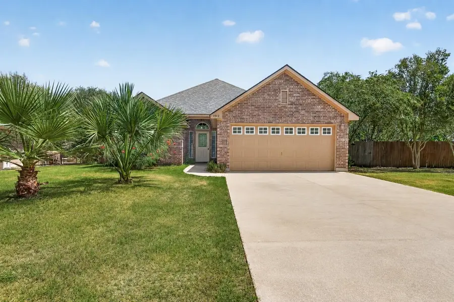 1512 Shadow Walk, Lockhart, TX 78644 - #2