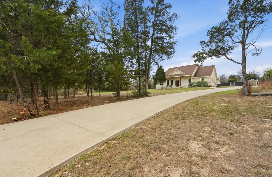 202 Cedar Hills Dr, Elgin, TX 78621 - #3