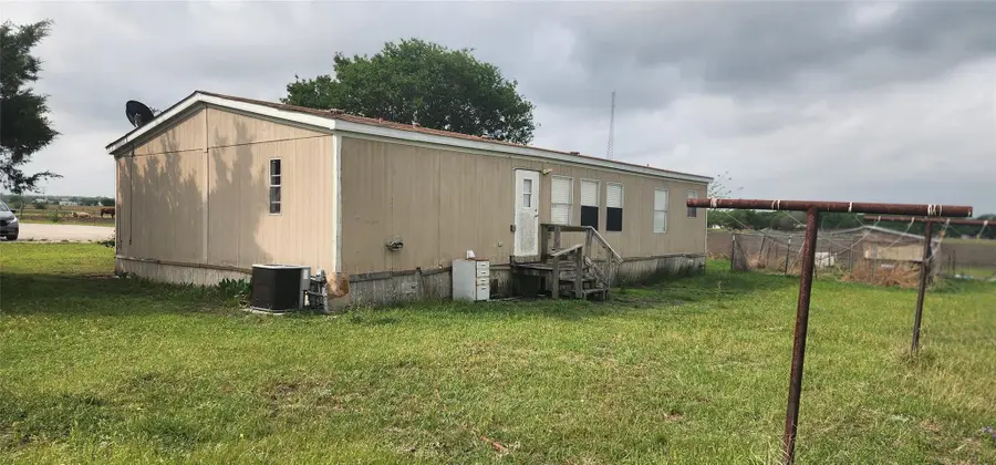 9338 E San Marcos Highway, Fentress, TX 78622 - Image #2