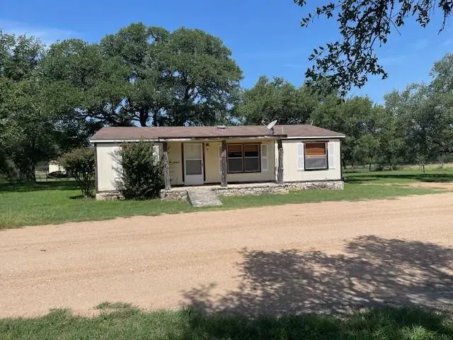 810 N Avenue R, Johnson City, TX 78636 - Image #2