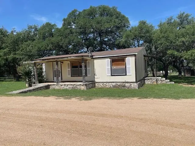 810 N Avenue R, Johnson City, TX 78636 - Image #3