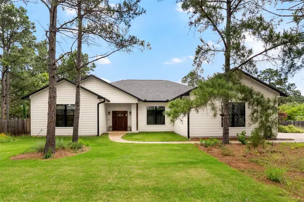 111 Green Grass Ln, Bastrop, TX 78602