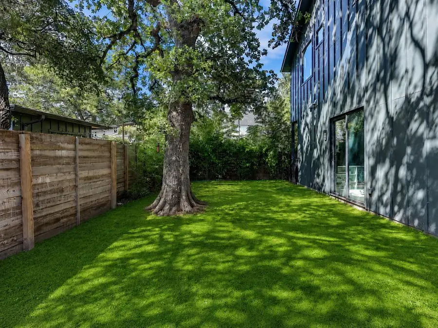 706 Valdez St #2, Austin, TX 78741 - #3