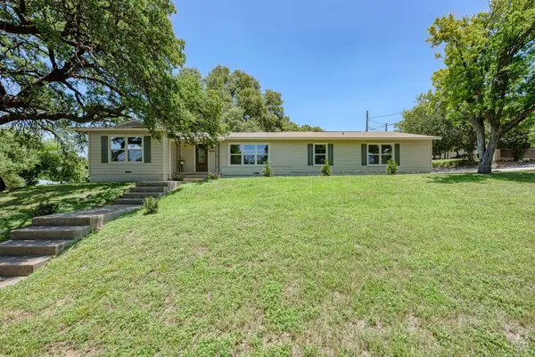502 W Avenue A, Lampasas, TX 76550