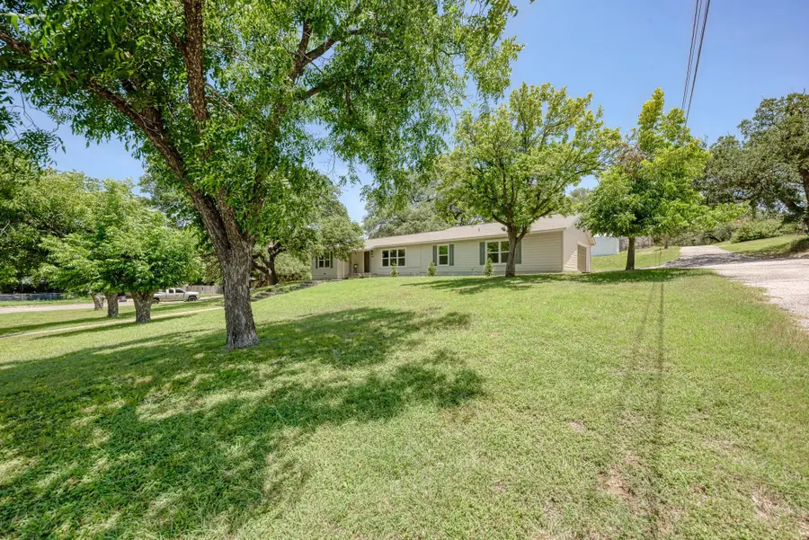 502 W Avenue A, Lampasas, TX 76550 - #3