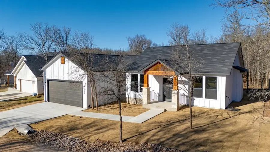 165 Nuuanu Ln, Bastrop, TX 78602 - #2