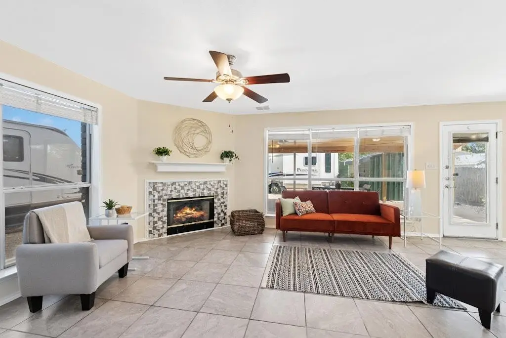 7201 Proud Panda Dr, Del Valle, TX 78617 - Image #1