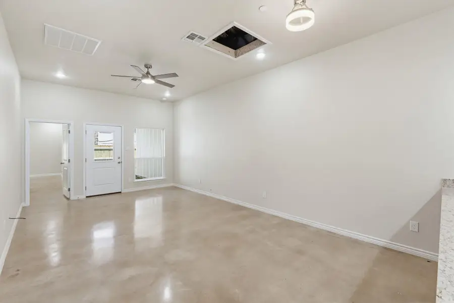 410 W Avenue C, Copperas Cove, TX 76522 - #3