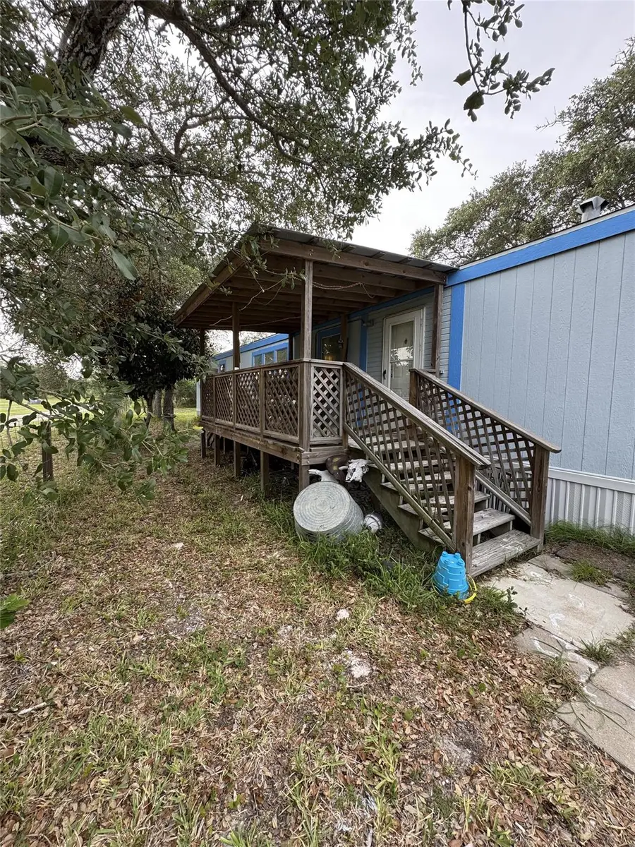 1001 Merinel Ln, Rockport, TX 78382 - Image #2