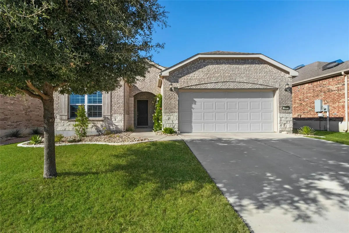 207 Longview Ln, Georgetown, TX 78633 - Image #1