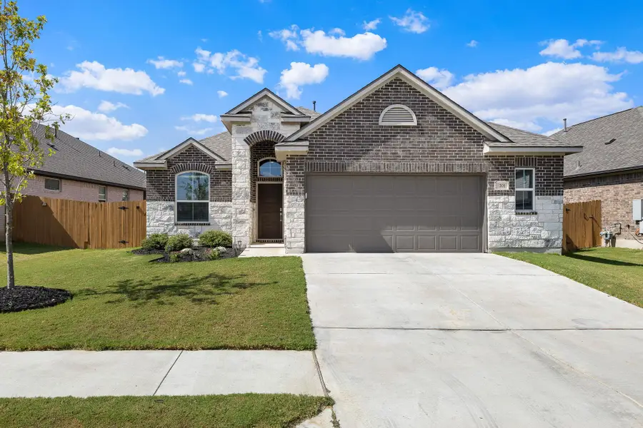 701 Bridle Creek Dr, Georgetown, TX 78626 - Image #2