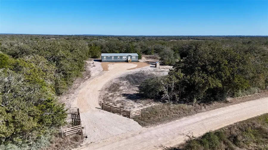 1727 Davis Rd, Muldoon, TX 78949 - Image #3
