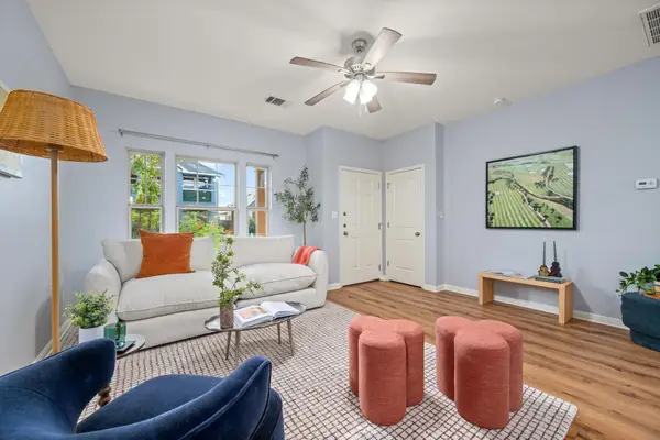 4616 Esper Ln #338, Austin, TX 78725