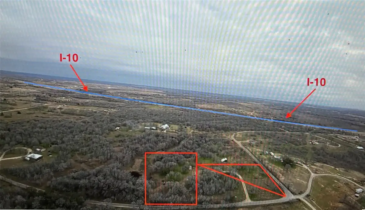 921 Roosevelt Rd, Luling, TX 78648 - Image #1