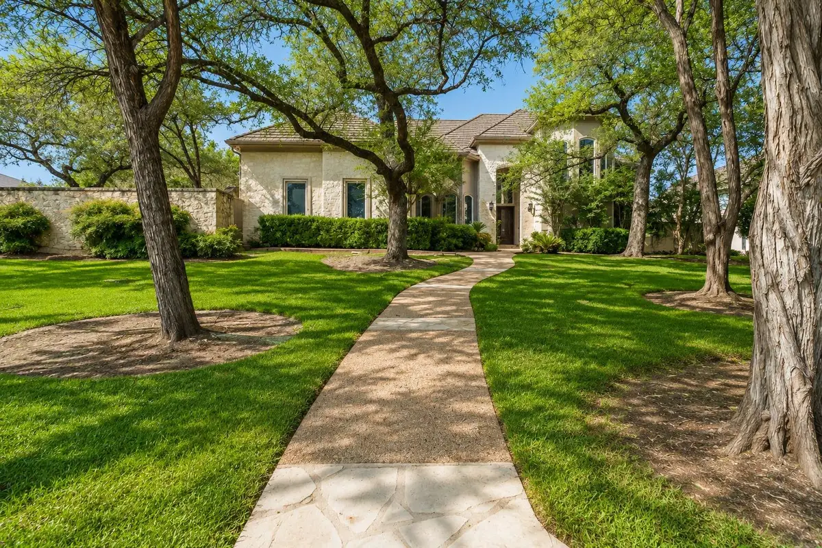 8616 Mendocino Dr, Austin, TX 78735 - #1