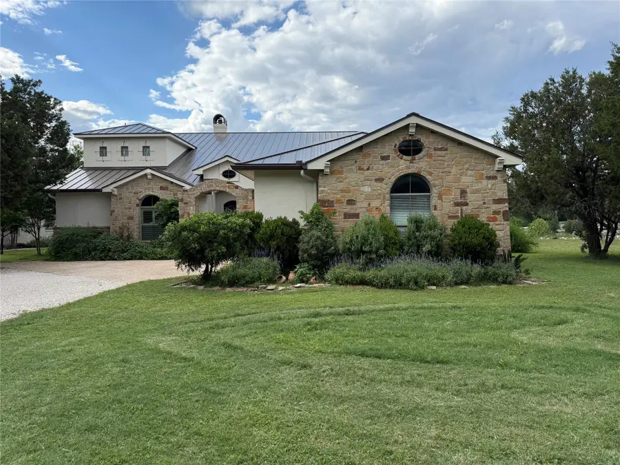 831 Southriver Rd, Wimberley, TX 78676 - #2