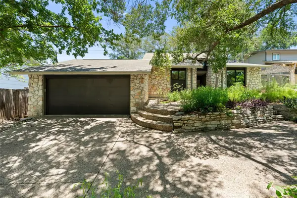 1702 Deerfield Dr, Austin, TX 78741