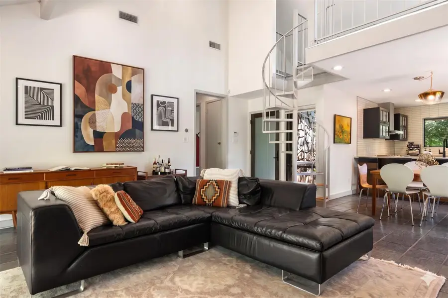 1702 Deerfield Dr, Austin, TX 78741 - #3