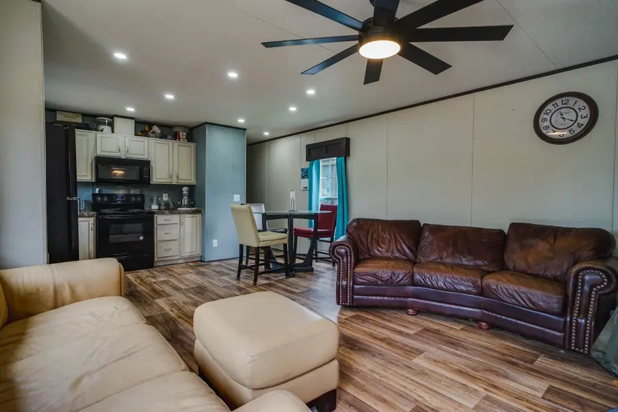 7106 Cowpoke Trl, Lago Vista, TX 78645 - Image #3