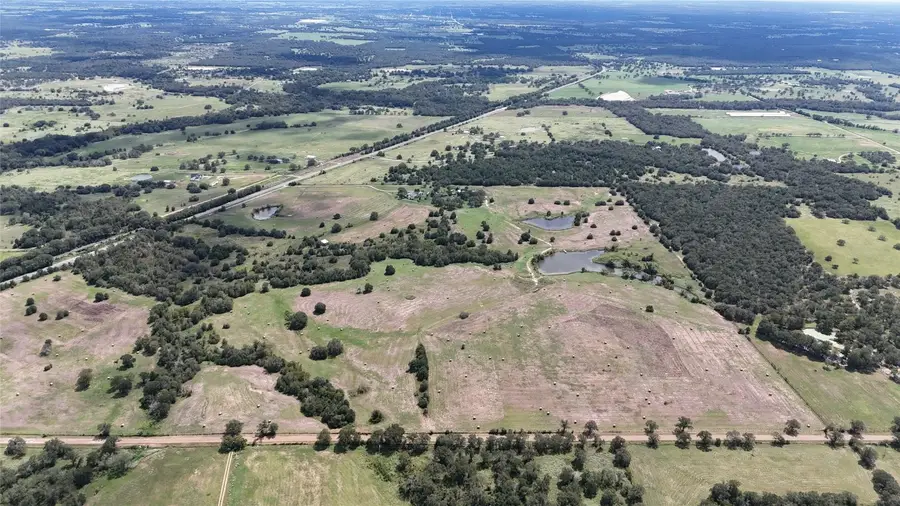 400 W Parker Rd, Flatonia, TX 78941 - Image #2