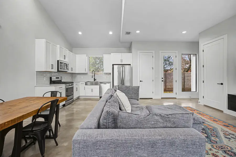 7102 Providence Ave #2, Austin, TX 78752 - #3