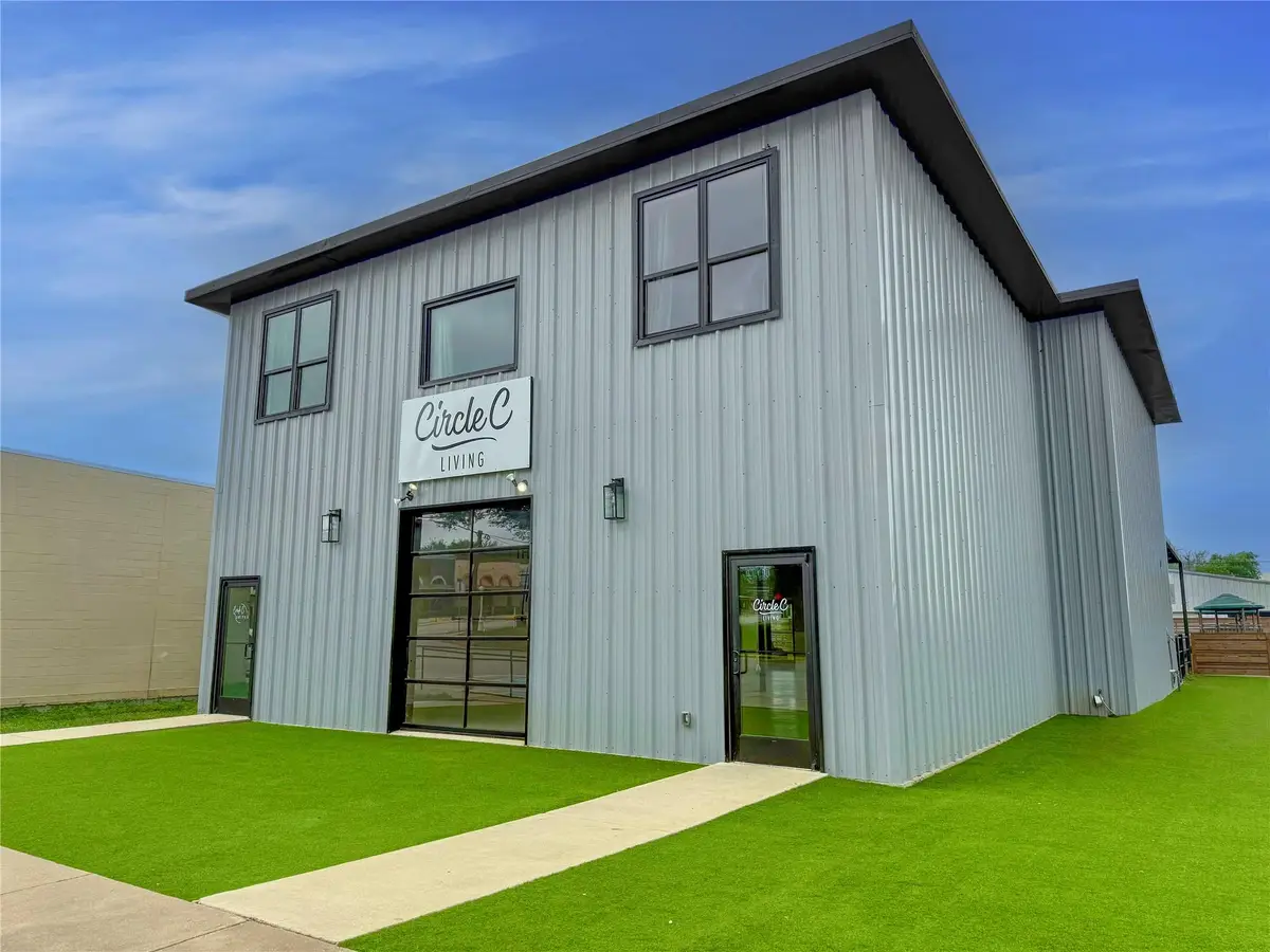 617 Main St, Lexington, TX 78947 - Image #1