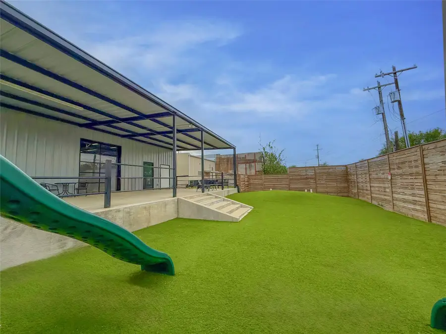 617 Main St, Lexington, TX 78947 - Image #2