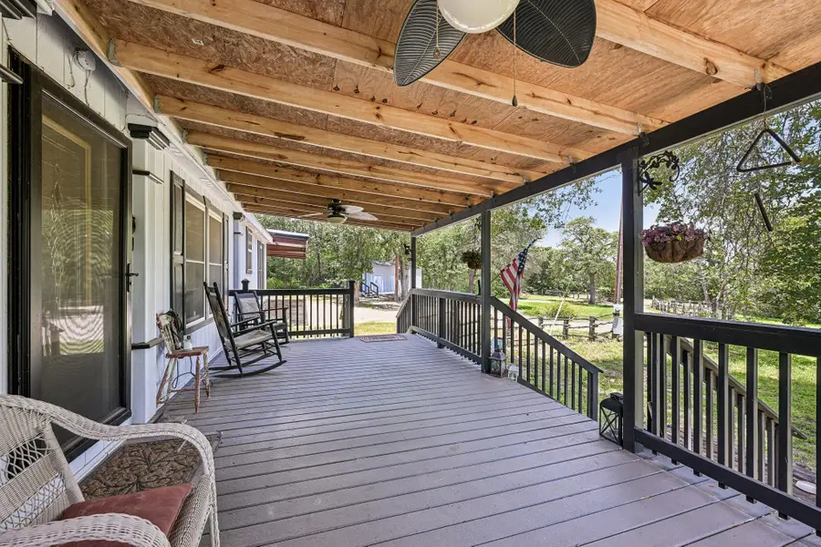 541 Hidden Oaks Dr, Elgin, TX 78621 - #3