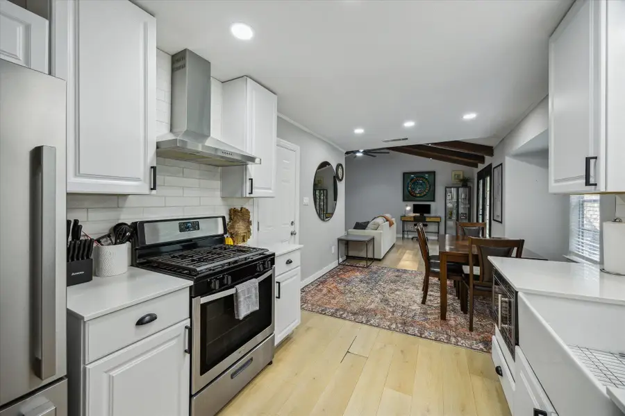 10414 Quail Ridge Dr, Austin, TX 78758 - Image #3