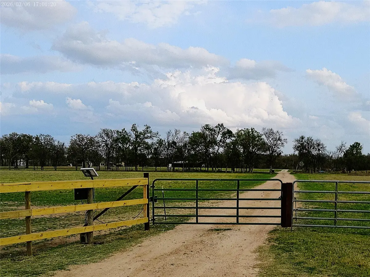 1042 Los Ranchitos Rd, Cameron, TX 76567 - #1