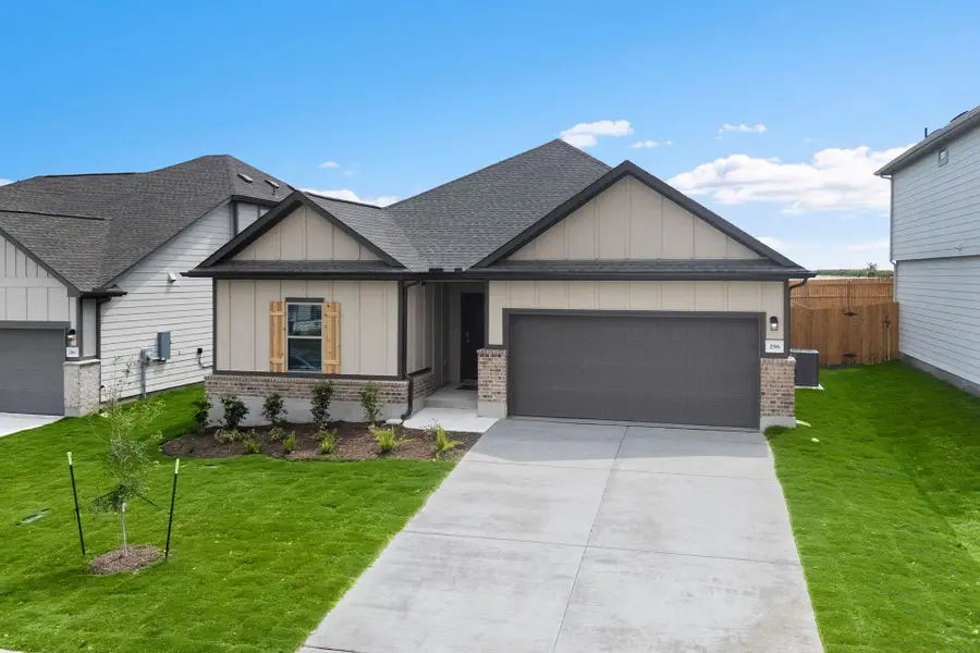 256 Little Green Trl, Jarrell, TX 76537 - Image #2